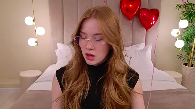 Snapshot of MichelleReid chatting on 18, 1, 2025 MichelleReid online show from 18, 1, 2025