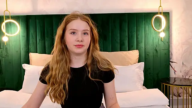 Snapshot of MichelleReid chatting on 7, 2, 2025 MichelleReid online show from 7, 2, 2025