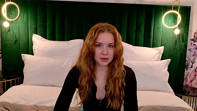 Snapshot of MichelleReid chatting on 18, 2, 2025 MichelleReid online show from 18, 2, 2025