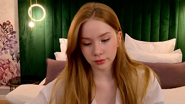 Snapshot of MichelleReid chatting on 15, 3, 2025 MichelleReid online show from 15, 3, 2025