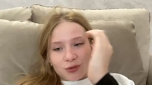 Snapshot of MichelleReid chatting on 16, 9, 2025 MichelleReid online show from 16, 9, 2025