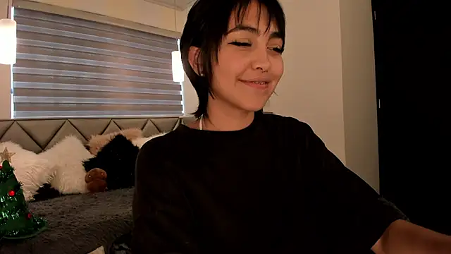 Snapshot of im_Luucy chatting on 10, 12, 2024 im Luucy online show from 10, 12, 2024