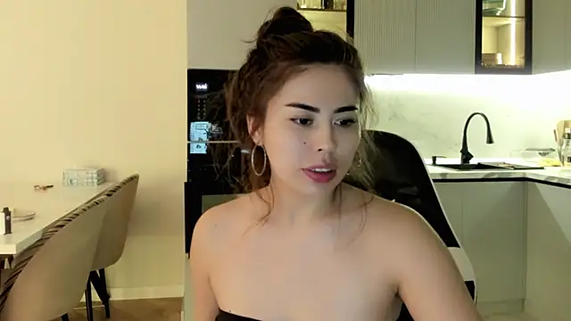 Snapshot of may_mia chatting on 1, 7, 2026 may mia online show from 1, 7, 2026