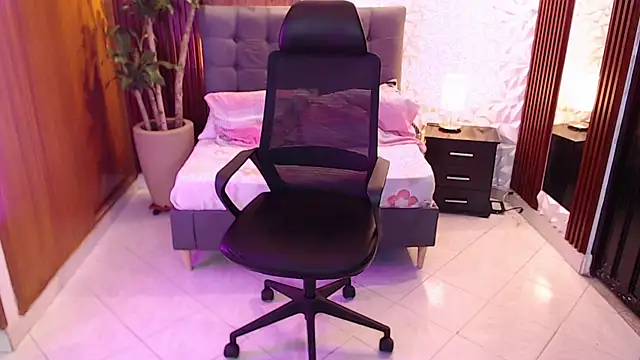 ashleylove prg online show from 28, 1, 2025