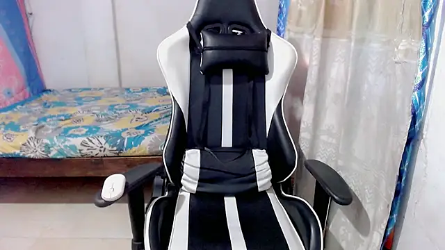 Snapshot of danilo302209 chatting on 4, 2, 2025 danilo302209 online show from 4, 2, 2025