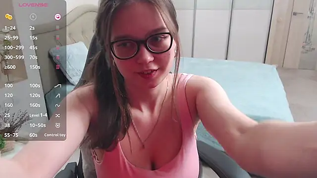 Snapshot of Cutie_Emily chatting on 19, 2, 2025 Cutie Emily online show from 19, 2, 2025