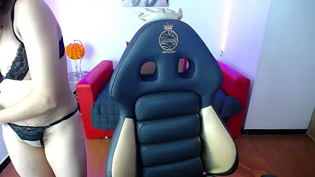 Lili Gomez  online show from 21, 1, 2025