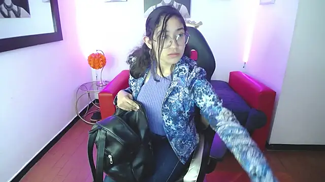 Lili Gomez  online show from 21, 1, 2025