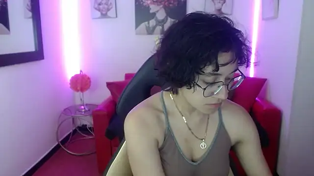 Lili Gomez  online show from 2, 2, 2025