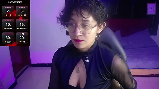 Lili Gomez  online show from 12, 10, 2025