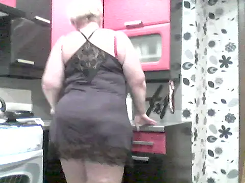 Lisa Suzie online show from 3, 11, 2025