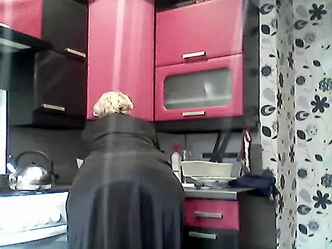 Lisa Suzie online show from 18, 11, 2025