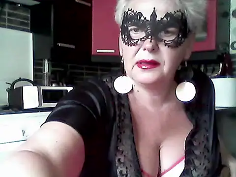 Snapshot of Lisa_Suzie chatting on 27, 6, 2026 Lisa Suzie online show from 27, 6, 2026