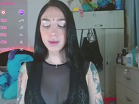 Snapshot of karla_zambrano chatting on 8, 3, 2025 karla zambrano online show from 8, 3, 2025