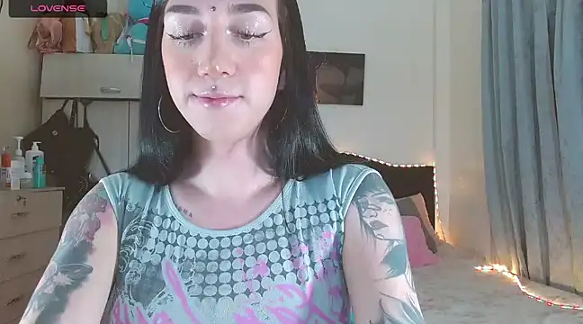 Snapshot of karla_zambrano chatting on 19, 3, 2025 karla zambrano online show from 19, 3, 2025