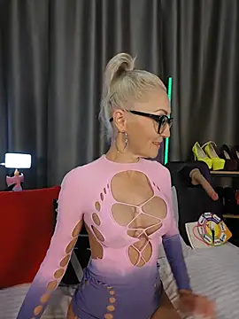 Snapshot of Milforja chatting on 19, 7, 2026 Milforja online show from 19, 7, 2026