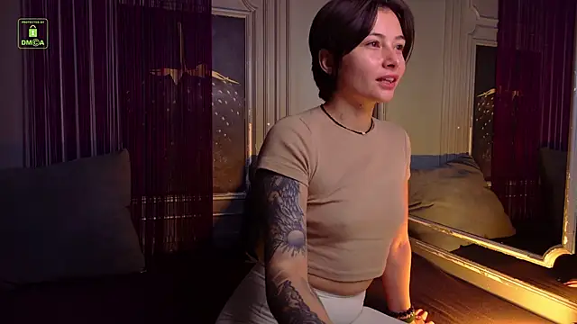 Ishtar Divine online show from 8, 10, 2025