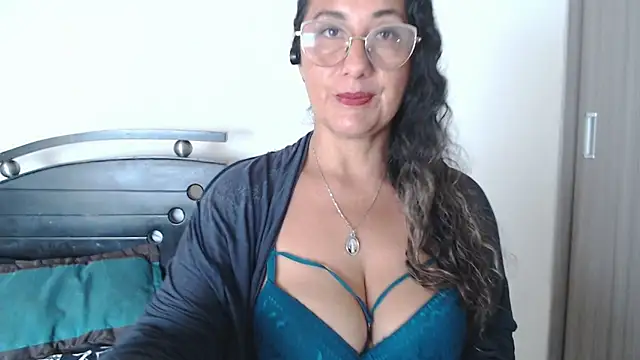 Snapshot of naugthyshanoon chatting on 5, 1, 2025 naugthyshanoon online show from 5, 1, 2025