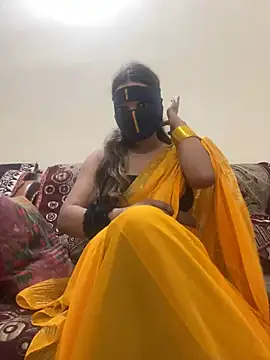 Snapshot of HoneyBearCpl chatting on 2, 1, 2025 HoneyBearCpl online show from 2, 1, 2025