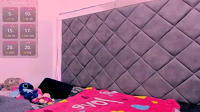 Nellyhills online show from 8, 11, 2025