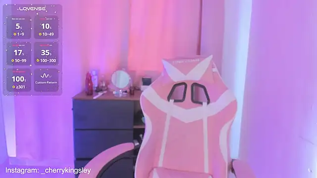 Snapshot of _cherrykingsley1 chatting on 2, 3, 2025 cherrykingsley1 online show from 2, 3, 2025