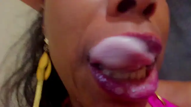 KamariaFyre online show from 5, 2, 2025