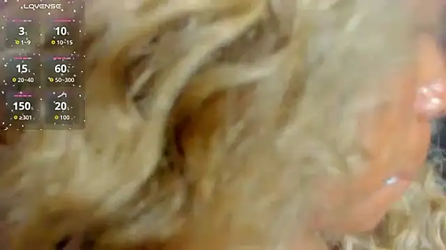 Snapshot of KamariaFyre chatting on 31, 5, 2026 KamariaFyre online show from 31, 5, 2026