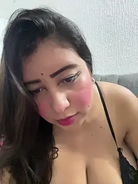 Snapshot of Savinneexotic chatting on 2, 8, 2026 Savinneexotic online show from 2, 8, 2026