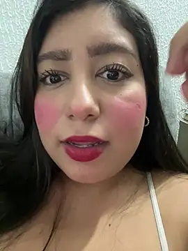 Snapshot of Savinneexotic chatting on 9, 8, 2026 Savinneexotic online show from 9, 8, 2026