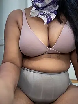 Snapshot of stylishpooja chatting on 15, 9, 2025 stylishpooja online show from 15, 9, 2025