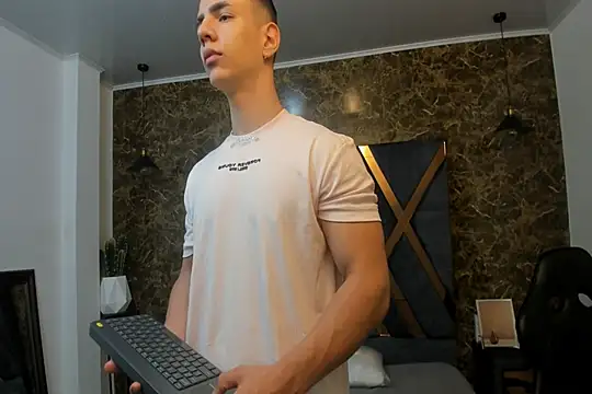 Snapshot of Flynn_Riider chatting on 7, 1, 2025 Flynn Riider online show from 7, 1, 2025