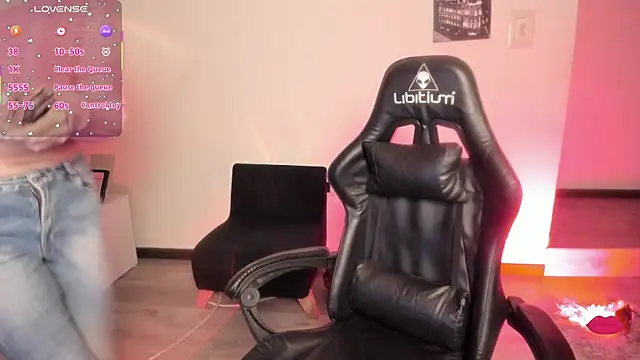 Aurora Hotson online show from 22, 9, 2025