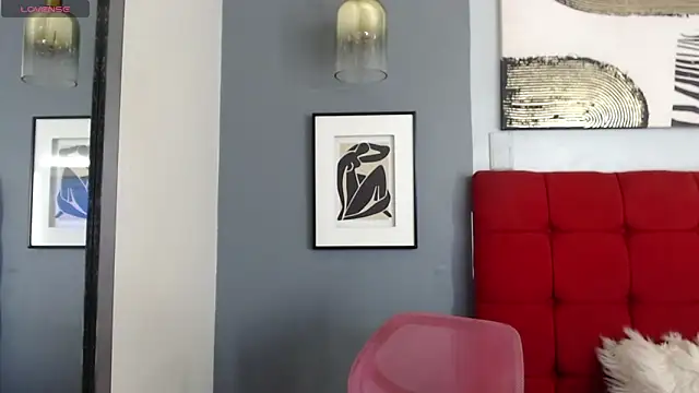  Natassia Dreams online show from 25, 1, 2025