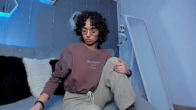 slutty venus online show from 9, 3, 2025