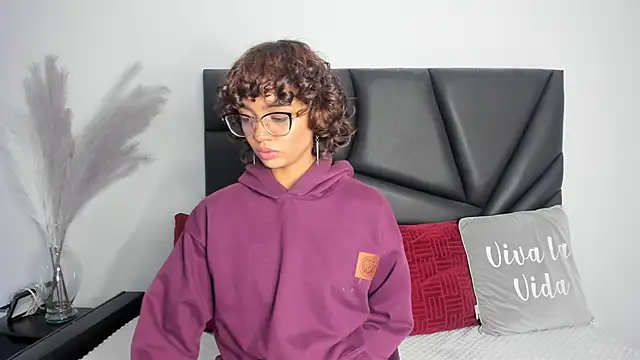 slutty venus online show from 24, 9, 2025