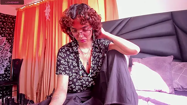 slutty venus online show from 17, 1, 2026