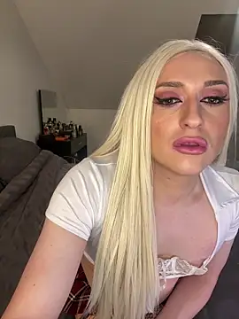 littlebambi26 online show from 12, 4, 2026