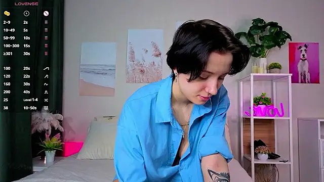 ElvaHilby online show from 4, 3, 2026