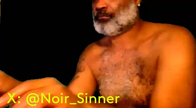 Snapshot of sinnernoir chatting on 3, 2, 2025 sinnernoir online show from 3, 2, 2025