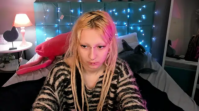 Lexy-Woorhez online show from 6, 3, 2025