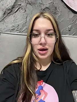 VikiDemi online show from 8, 11, 2025