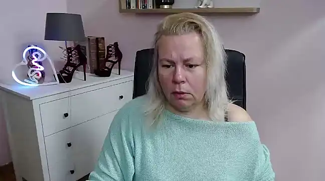 Snapshot of NancyCREAM chatting on 11, 2, 2025 NancyCREAM online show from 11, 2, 2025
