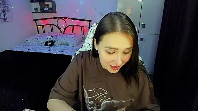 LinaTruly online show from 6, 11, 2025