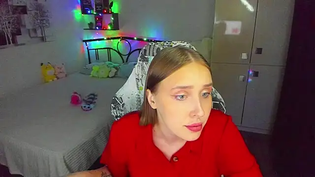 Snapshot of LinaTruly chatting on 4, 6, 2026 LinaTruly online show from 4, 6, 2026
