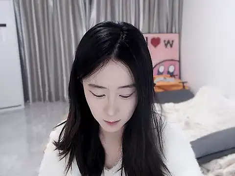 Snapshot of LOLO-yaya chatting on 15, 12, 2024 LOLO-yaya online show from 15, 12, 2024