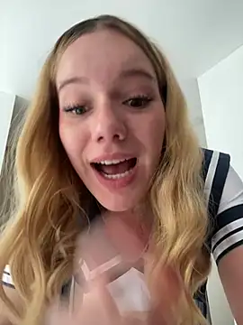 NicoleCut online show from 23, 2, 2025