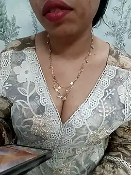 Snapshot of Haniya-143 chatting on 5, 4, 2026 Haniya-143 online show from 5, 4, 2026