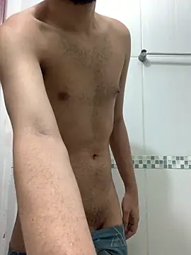 Snapshot of thguinho13 chatting on 24, 10, 2025 thguinho13 online show from 24, 10, 2025