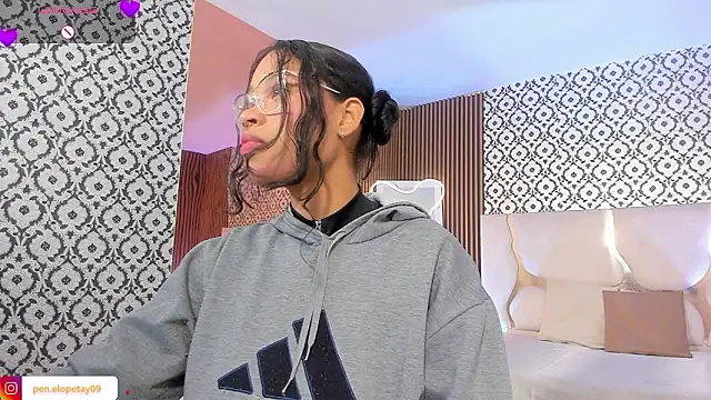 penelope tay1 online show from 5, 2, 2026