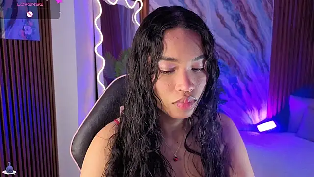 Snapshot of penelope_tay1 chatting on 7, 5, 2026 penelope tay1 online show from 7, 5, 2026